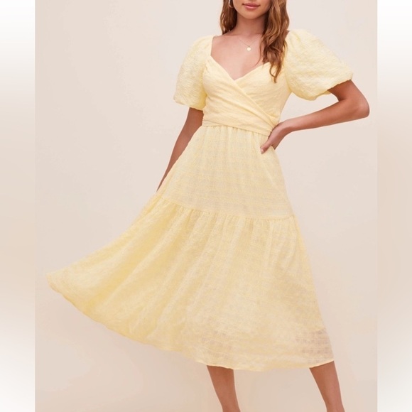 Astr Dresses & Skirts - Astr Romano Bohemian Yellow Midi Dress with Puff Sleeves Size Large